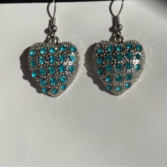 Vintage Silver-toned drop heart earrings with blue gems- OS - Picture 4 of 4